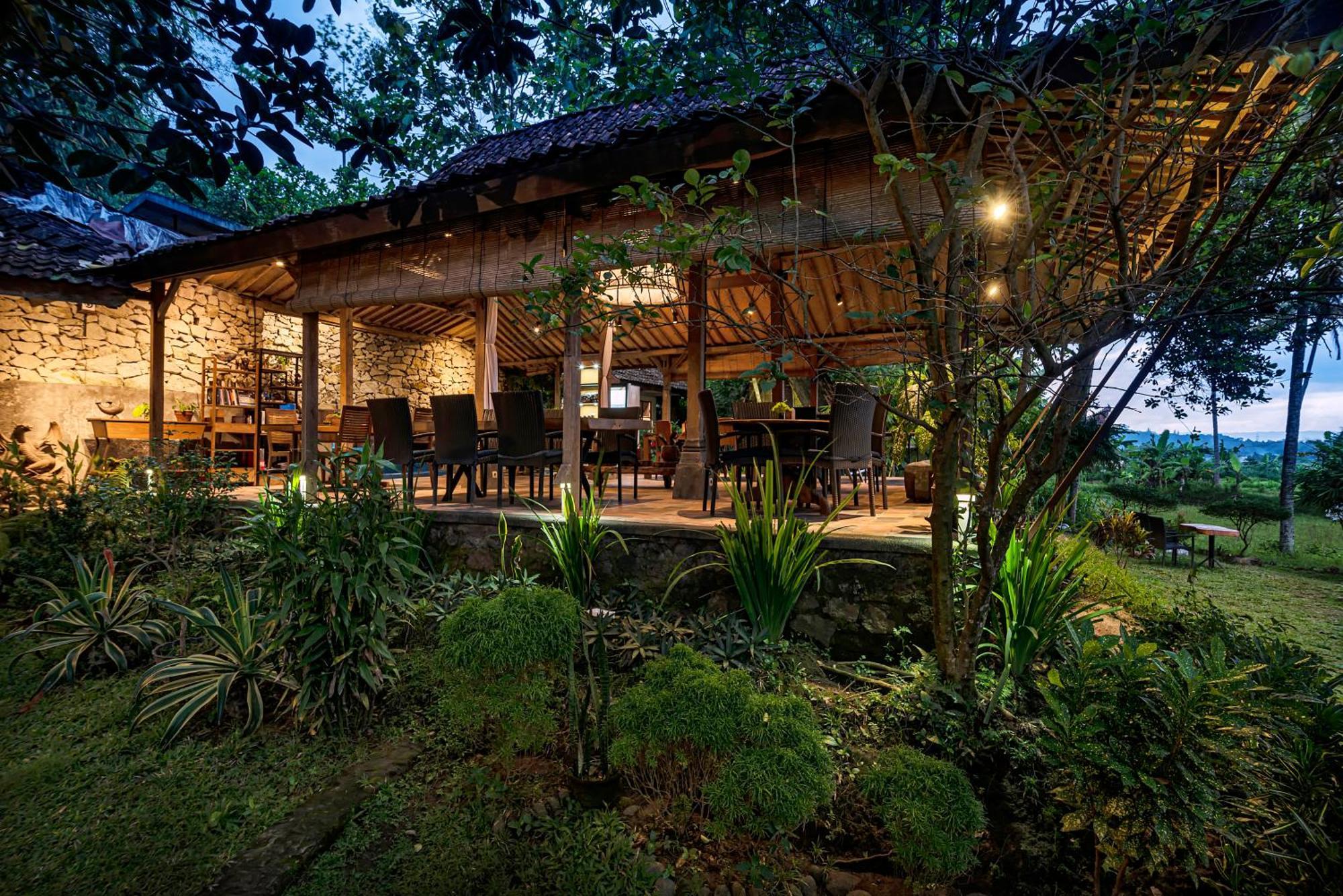 Villa Blue Steps Yogyakarta Eksteriør bilde